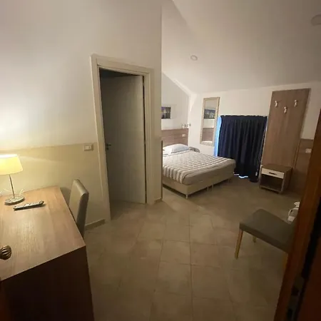 Hotel Montecarlo Milan