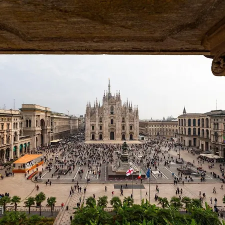 Easyhomes Duomo View شقة