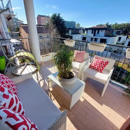 Luminoso A Pochi Minuti Da Duomo E Fiera * Milano