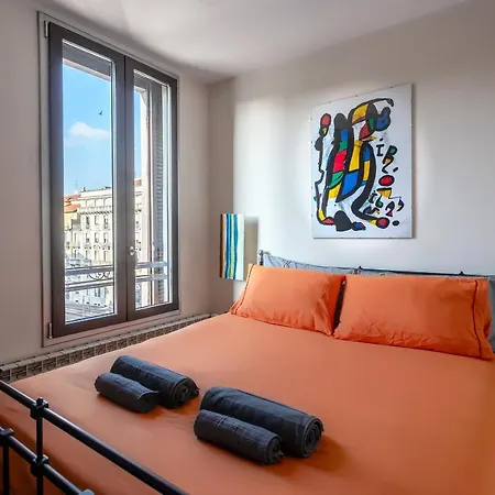 [central Station-duomo] Design, Wifi&netflix