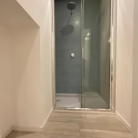 Very Big Central White Apartment *
