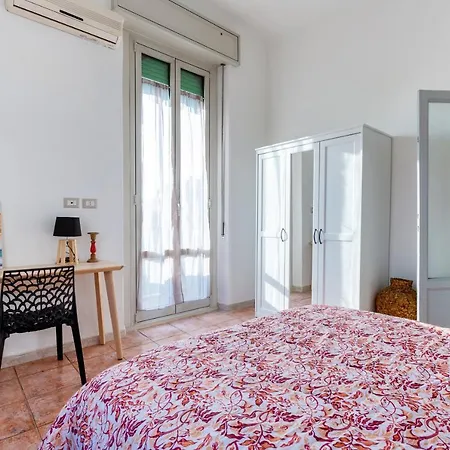 Cosy Close To Iulm Apartment