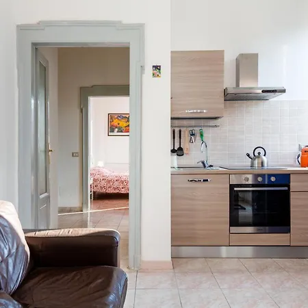 Cosy Close To Iulm Apartment *