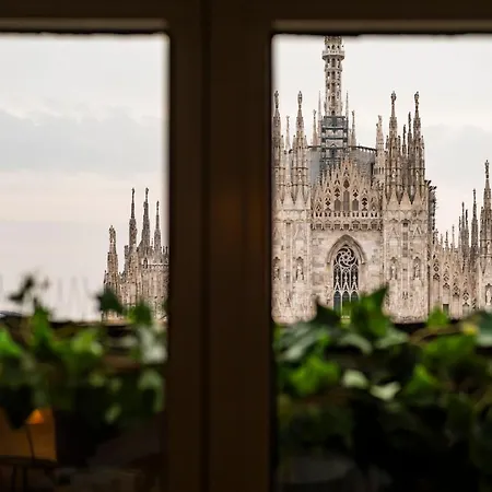 Easyhomes Duomo View * Milan