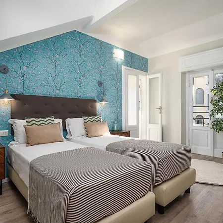 Hemeras Boutique Homes - 4 Design Homes In Center