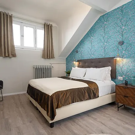 Apartment Hemeras Boutique Homes - 4 Design Homes In Center