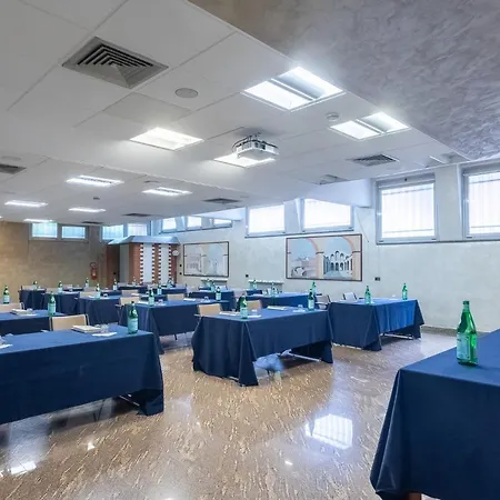 Sunflower Hotel 4*