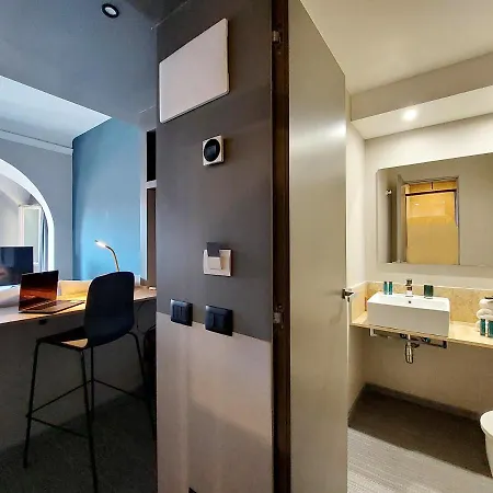 Πανσιόν Vico Fashion District