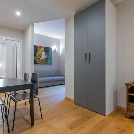 Apartament Retreats Cadorna Duomo Mediolan