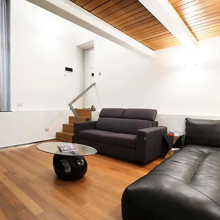 Apartment Charming One Bedroom In Moscova Area