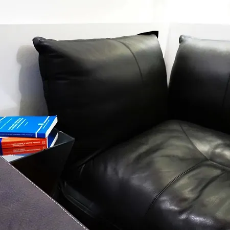Charming One Bedroom In Moscova Area * Milan