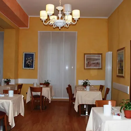 Hotel Boston 2*