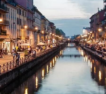 Home Suite Home - Super Attic Suite -With Free Parking - Zone Iulm & Naba & Navigli - Metro Subway Romolo *