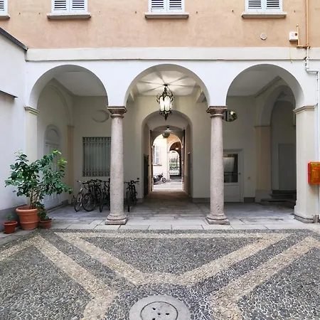 Montenapoleone Tower House *
