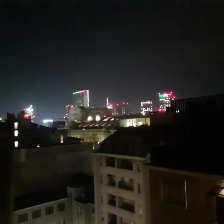 Bilocale 7 Piano Balcone Vista Skyline * 밀라노