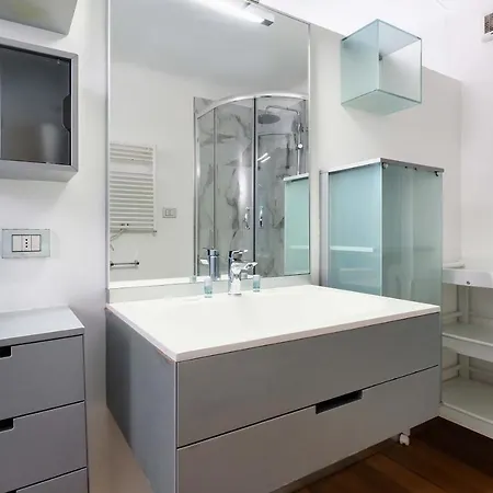 Charming One Bedroom In Moscova Area *