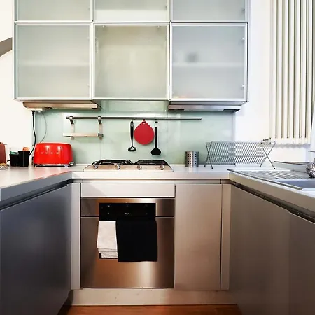 Charming One Bedroom In Moscova Area Apartment Milan