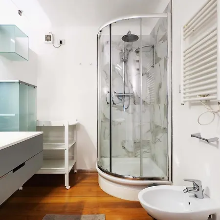 Charming One Bedroom In Moscova Area Apartment Milan