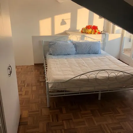 Apartment Charming 1-bed In Mailand