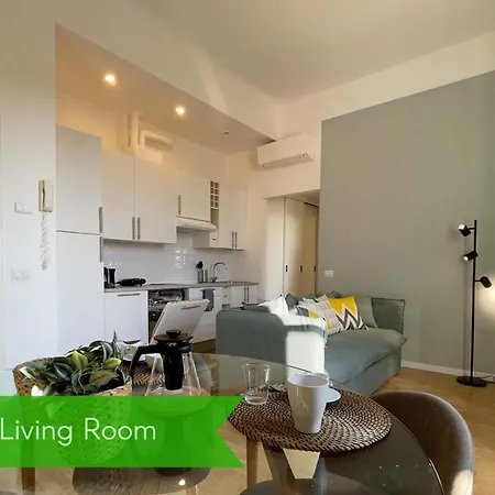 Elegant Near Brera Area Apartman
