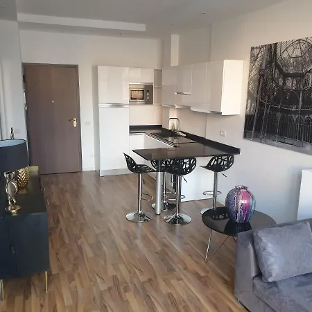 Michelangelo 30 Moderno Vicino Bosco Verticale *