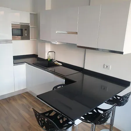 Michelangelo 30 Moderno Vicino Bosco Verticale