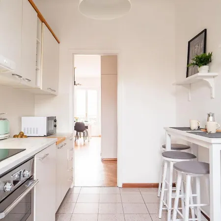 The Rent - Two-bedroom In Maciachini District Appartement