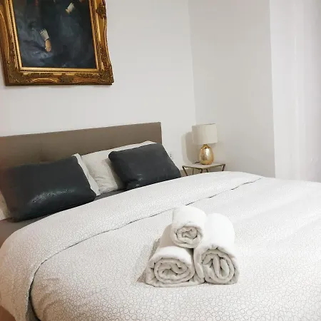 Michelangelo 30 Moderno Vicino Bosco Verticale *