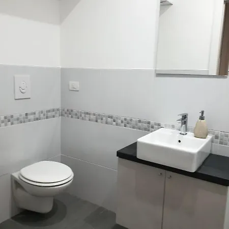 Michelangelo 30 Moderno Vicino Bosco Verticale Διαμέρισμα *