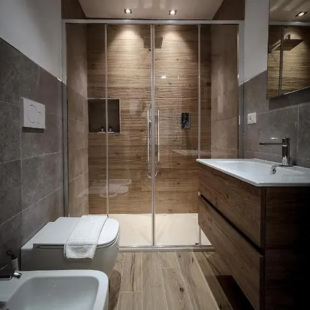 L Arche Comfort & Relax Brown Di Via Varesina Milan