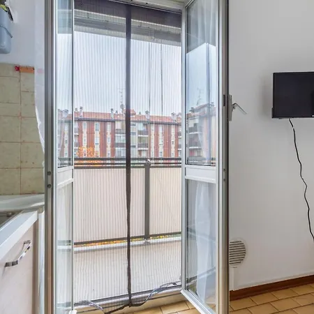 Apartmán Guesthost - Bonola M1 Bright & Functional Flat *