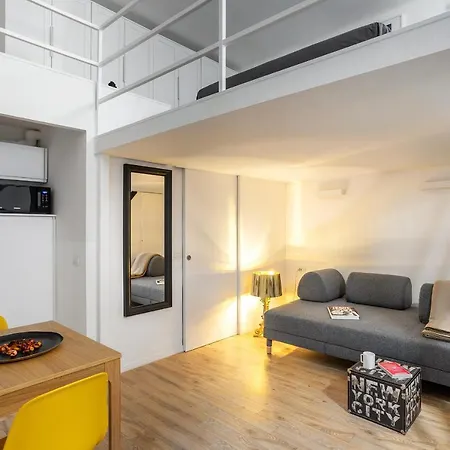 Walk To Duomo, Loft Near Metro, M4 Linate 2min Walk アパート