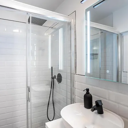 アパート Walk To Duomo, Loft Near Metro, M4 Linate 2min Walk ミラノ