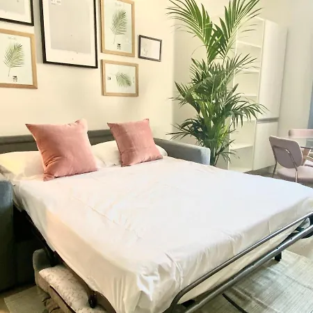 Fara Cinque Small Apartment Milan