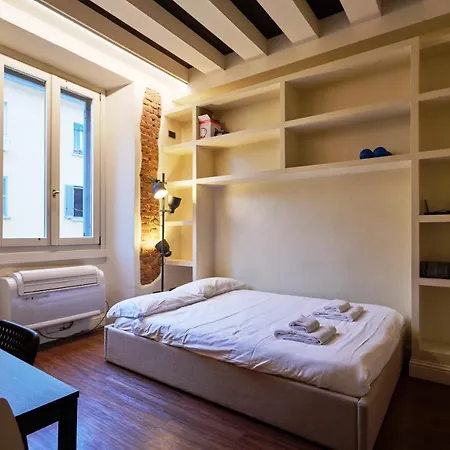 Red Bricks Porta Venezia - Tadino 17 3P Apartment *
