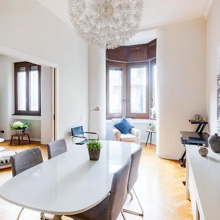 Spacious And Brilliant In Duomo By Easylife