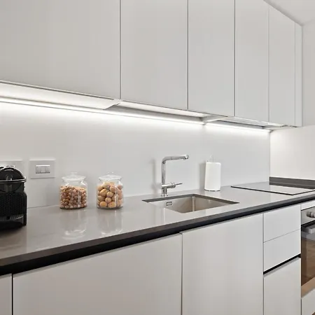 Altido Spacious Apt For 4 With Balcony In Porta Romana Milano
