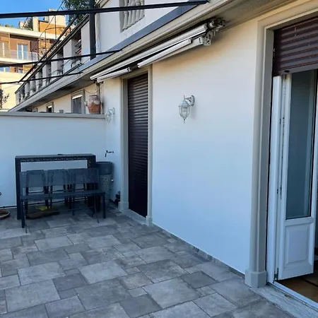 Apartment Lacaralele1 *