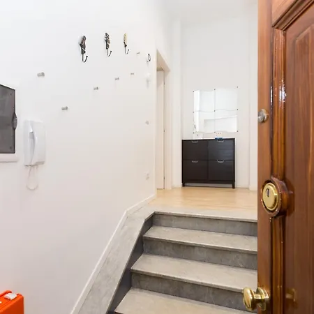 Majella6 Nice And Quiet Home In Loreto By Hospity Daire Milano