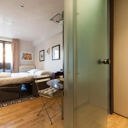 Youhosty - Duomo Apartman Milánó