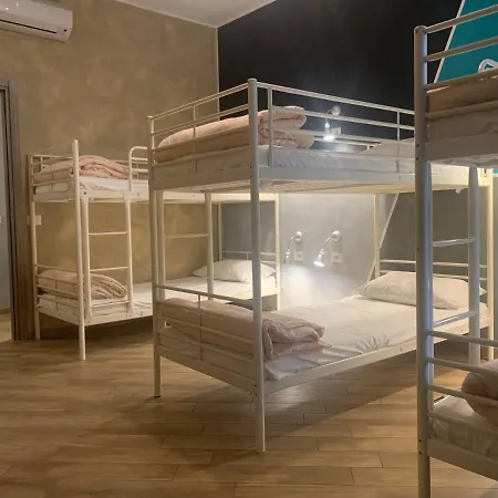 Gloria Hostel *