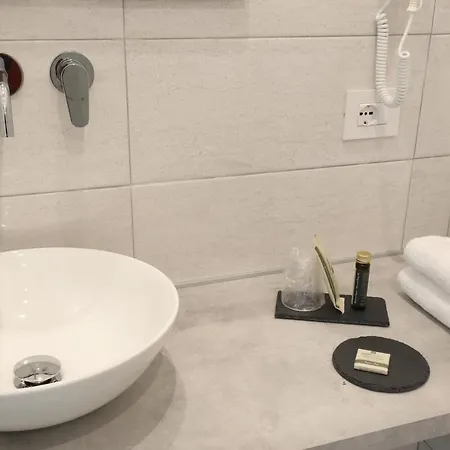 Cadorna Luxury Hotell *