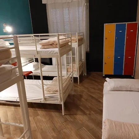 Hostel Gloria *