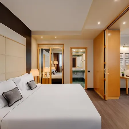 Life Poliziano, By R Collection מלון 4*