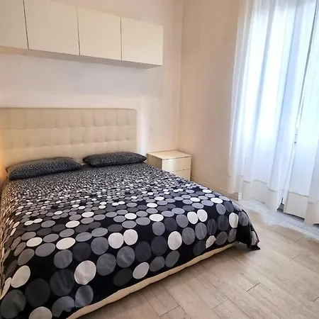 Affittimoderni White شقة *