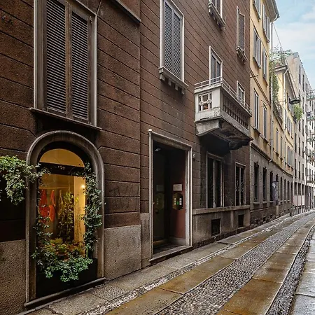 Hemeras Boutique Homes - Design Flat In The City Center * Milan