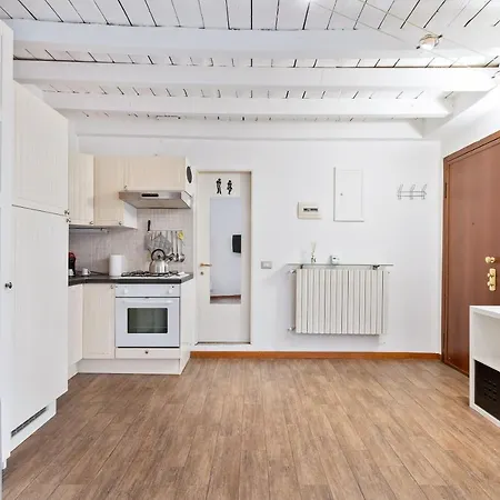 Apartment Joivy Beautiful For 2 Near Sempione Park Milan