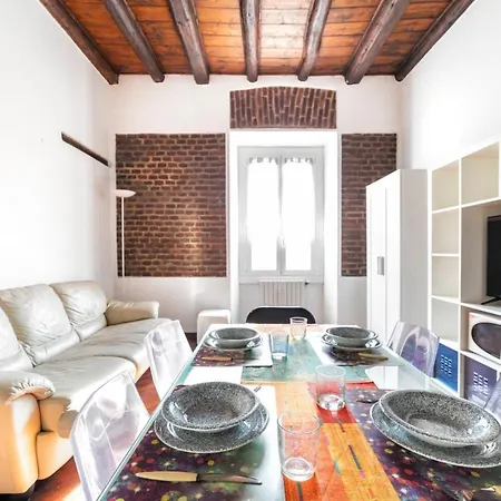 Appartement Guesthost - Porta Romana & Bocconi Cosy *