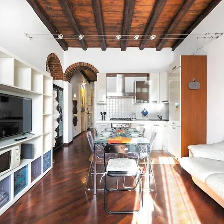 Guesthost - Porta Romana & Bocconi Cosy * Milan