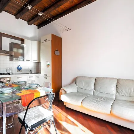 Guesthost - Porta Romana & Bocconi Cosy * Milaan